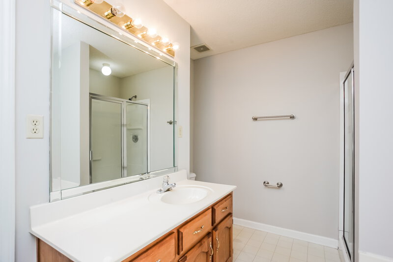 2,580/Mo, 8459 Cross Point Dr Olive Branch, MS 38654 Main Bathroom View