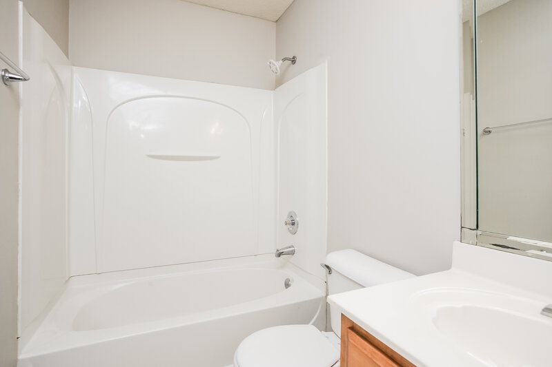 2,580/Mo, 8459 Cross Point Dr Olive Branch, MS 38654 Bathroom View