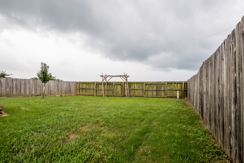 1,725/Mo, 1701 Sarah Ann Dr W Southaven, MS 38671 Rear View 2