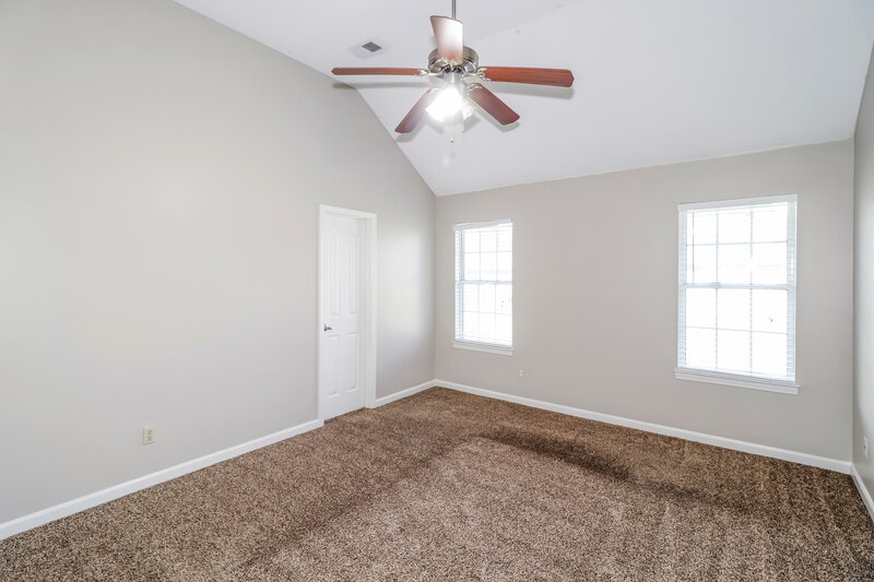 1,800/Mo, 6254 Ravenwood Park N Horn Lake, MS 38637 Main Bedroom View