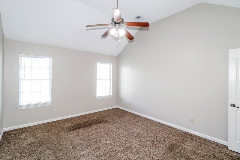 1,800/Mo, 6254 Ravenwood Park N Horn Lake, MS 38637 Main Bedroom View 2