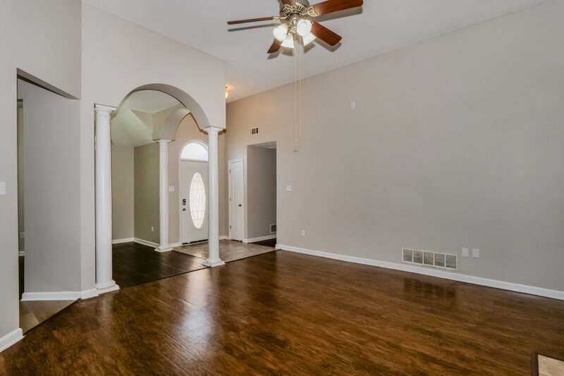 1,555/Mo, 320 Terry Rd Somerville, TN 38068 Living Room View 2