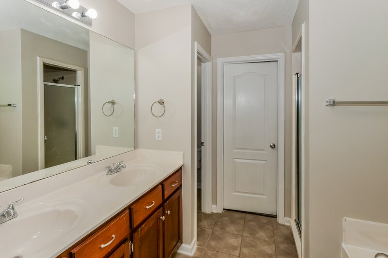 1,555/Mo, 320 Terry Rd Somerville, TN 38068 Main Bathroom View