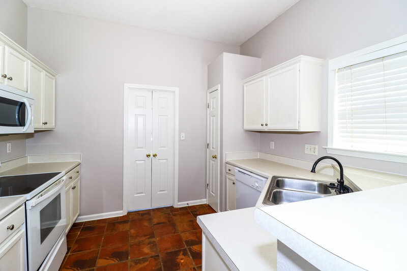2,110/Mo, 5513 Mary Ln Arlington, TN 38002 Kitchen View
