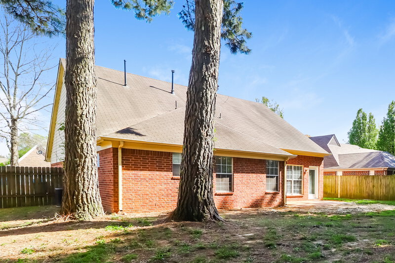 2,110/Mo, 5513 Mary Ln Arlington, TN 38002 Rear View 2