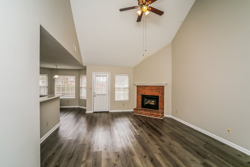 2,410/Mo, 7107 Puddin Ln Cordova, TN 38018 Living Room View 2