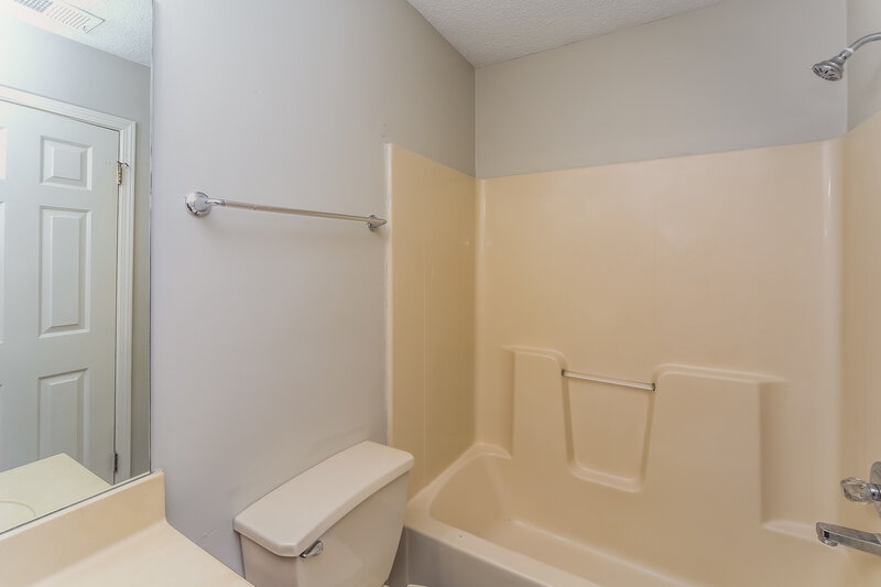 2,410/Mo, 7107 Puddin Ln Cordova, TN 38018 Bathroom View
