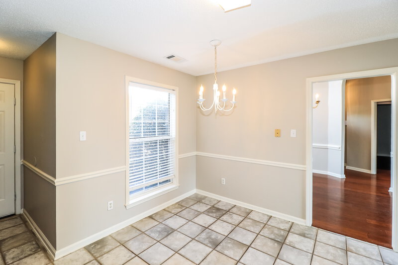 3,270/Mo, 5061 Thornebrook Cv Arlington, TN 38002 Dining Room View 2