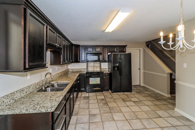 3,270/Mo, 5061 Thornebrook Cv Arlington, TN 38002 Kitchen View