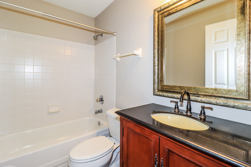 3,270/Mo, 5061 Thornebrook Cv Arlington, TN 38002 Bathroom View