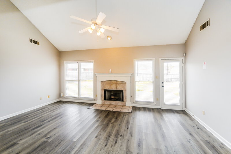 2,120/Mo, 9240 Chalkwell Ave Cordova, TN 38016 Living Room View