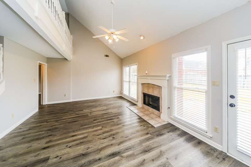 2,120/Mo, 9240 Chalkwell Ave Cordova, TN 38016 Living Room View 2