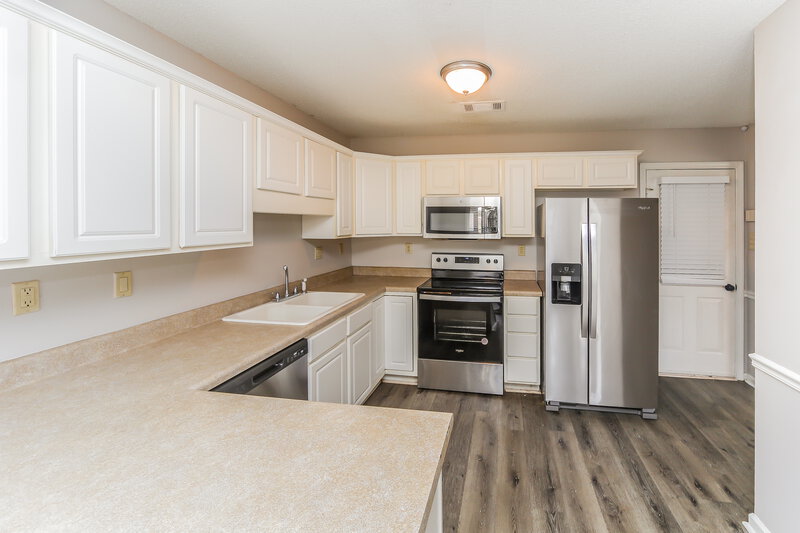 2,120/Mo, 9240 Chalkwell Ave Cordova, TN 38016 Kitchen View