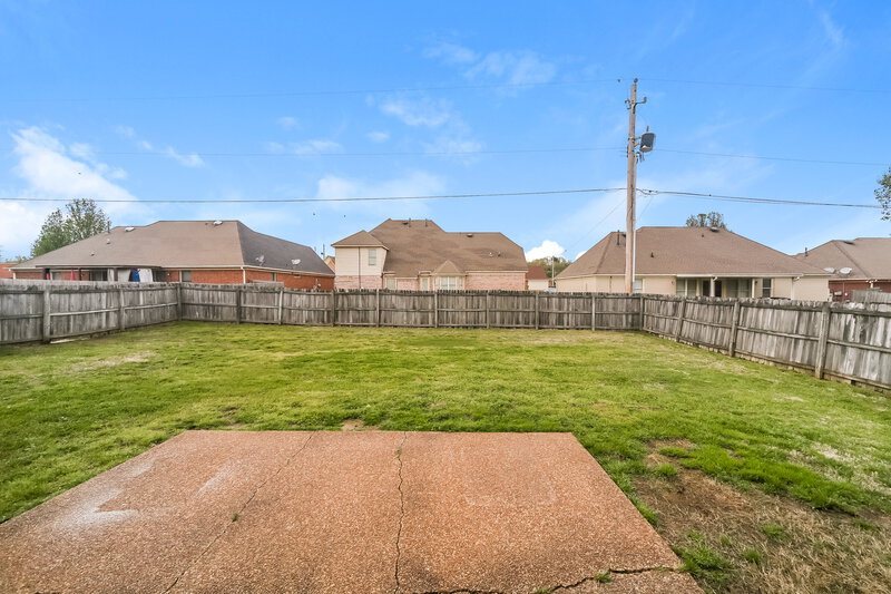 2,120/Mo, 9240 Chalkwell Ave Cordova, TN 38016 Backyard View