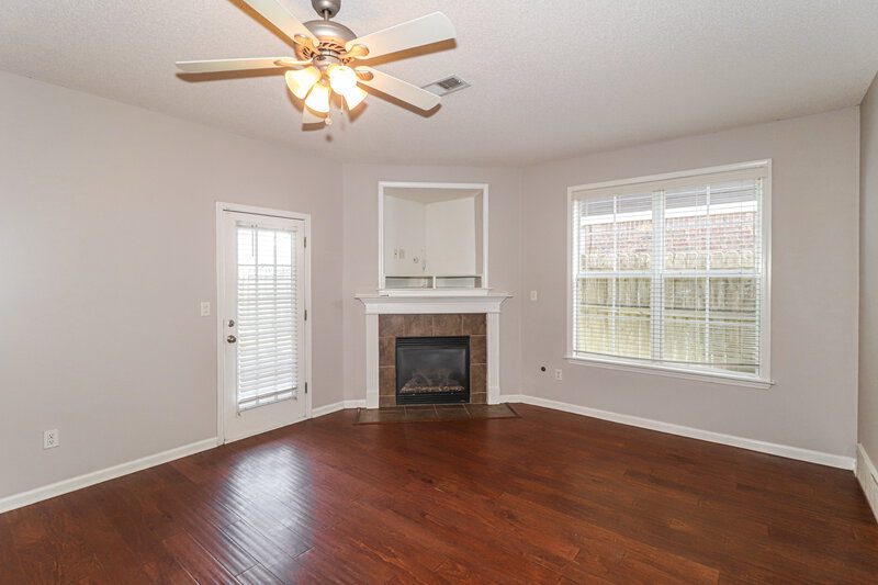 2,165/Mo, 4944 Shaws Ridge Trl Arlington, TN 38002 Living Room View