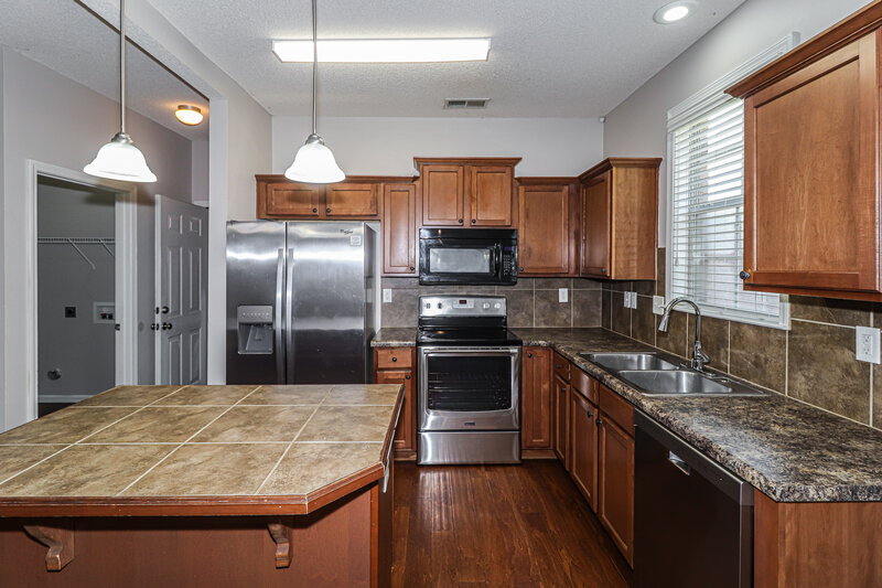2,165/Mo, 4944 Shaws Ridge Trl Arlington, TN 38002 Kitchen View