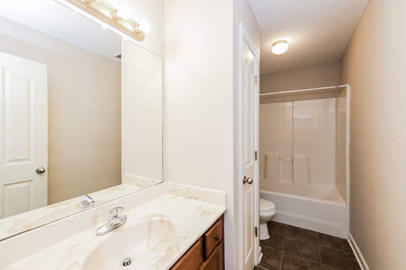 2,510/Mo, 4944 Shaws Ridge Trl Arlington, TN 38002 Bathroom View