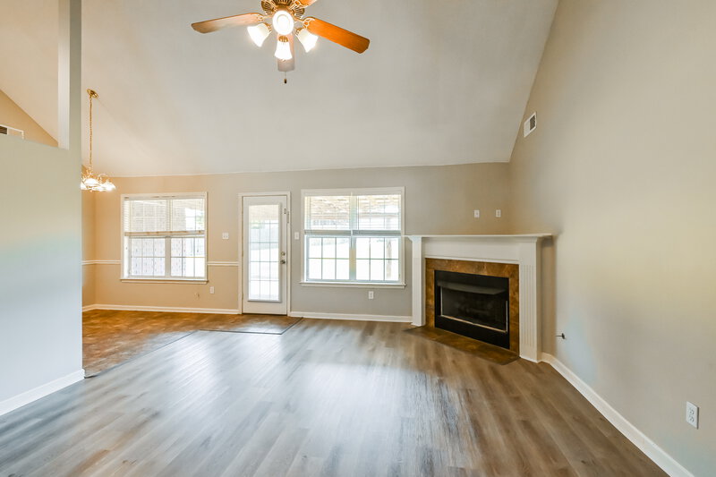 1,750/Mo, 345 Winding Creek Dr Oakland, TN 38060 Living Room View