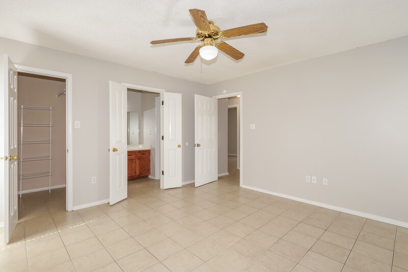 1,735/Mo, 10173 Oak Run Dr S Olive Branch, MS 38654 Main Bedroom View 2