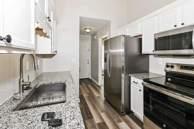 1,850/Mo, 10594 Wyckford Dr Olive Branch, MS 38654 Kitchen View 2