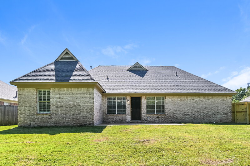 1,850/Mo, 10594 Wyckford Dr Olive Branch, MS 38654 Rear View
