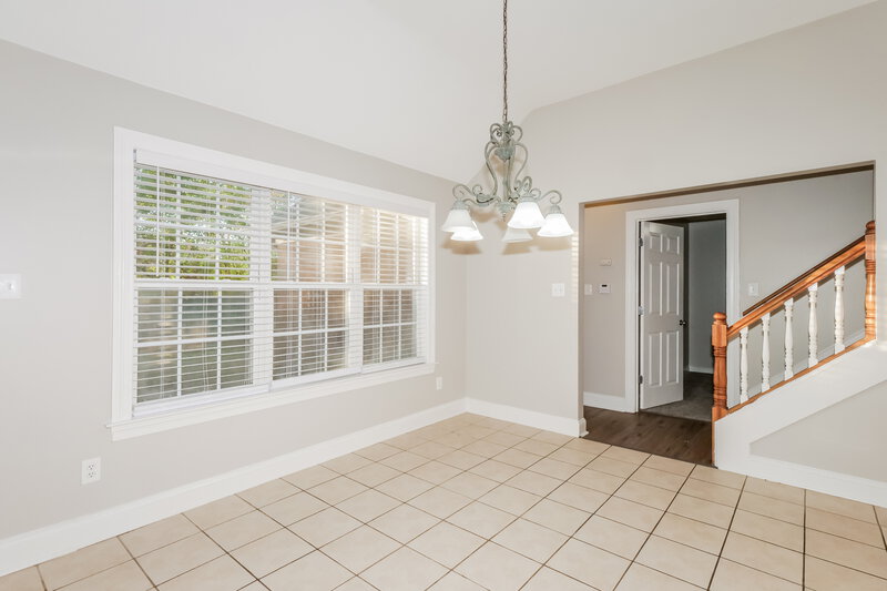 2,105/Mo, 5245 Charlotte Oak Cv Arlington, TN 38002 Breakfast Nook View