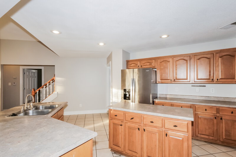 2,105/Mo, 5245 Charlotte Oak Cv Arlington, TN 38002 Kitchen View