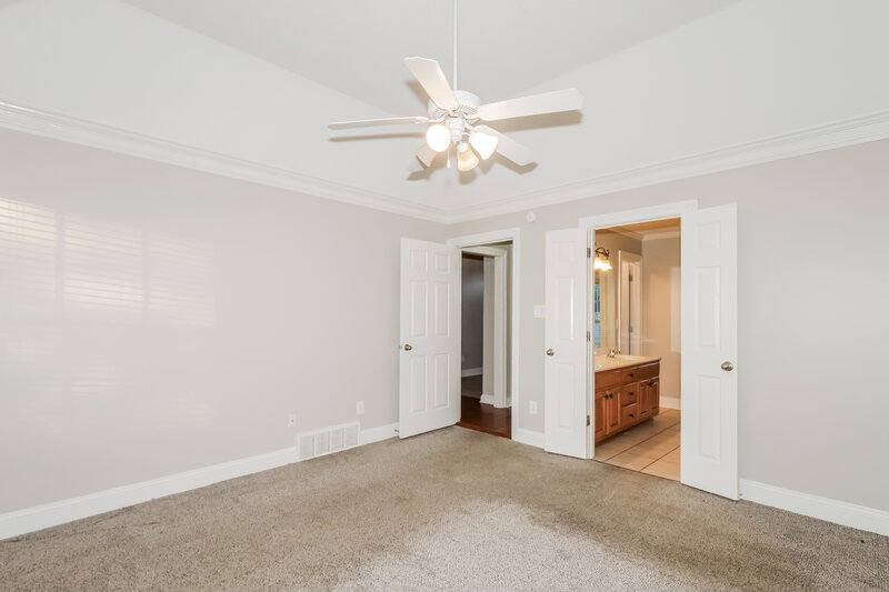 2,105/Mo, 5245 Charlotte Oak Cv Arlington, TN 38002 Main Bedroom View 2