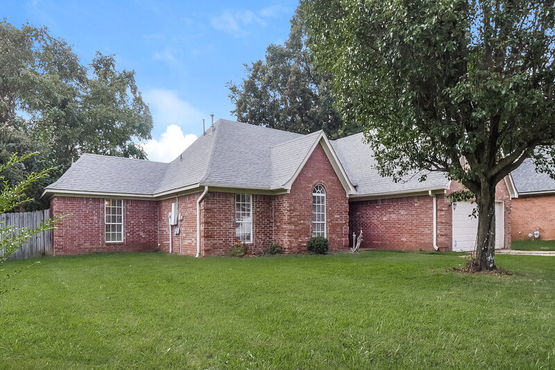 1,800/Mo, 25 Oakland Woods Cv Oakland, TN 38060 Front View