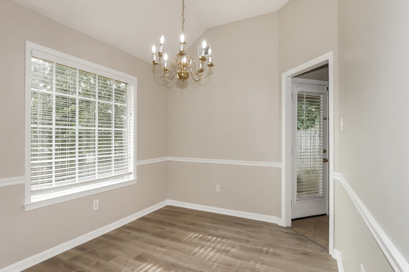 1,800/Mo, 25 Oakland Woods Cv Oakland, TN 38060 Dining Room View