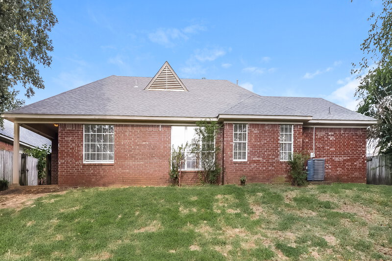 1,800/Mo, 25 Oakland Woods Cv Oakland, TN 38060 Rear View 2