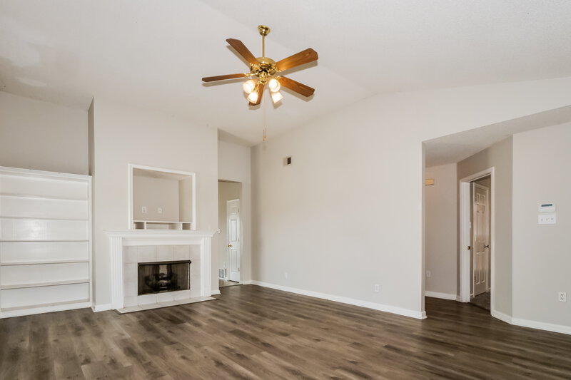 2,310/Mo, 5378 Russell Dr Southaven, MS 38671 Living Room View 2