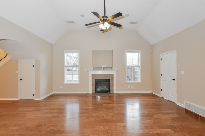 2,215/Mo, 12330 Strong Heart Trl Arlington, TN 38002 Living Room View