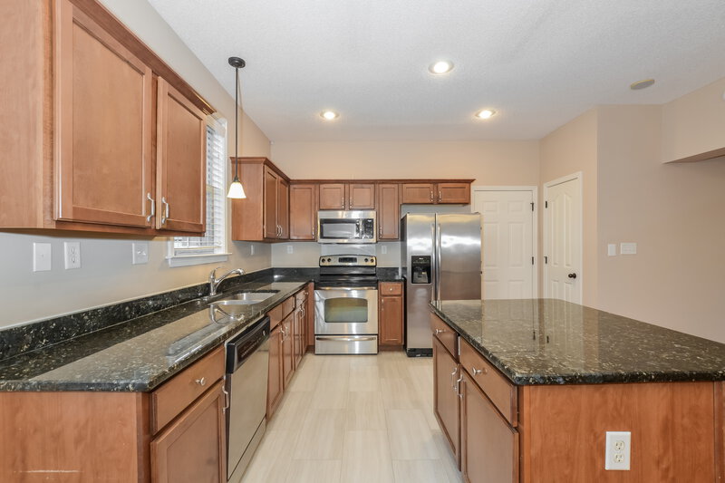 2,215/Mo, 12330 Strong Heart Trl Arlington, TN 38002 Kitchen View 2