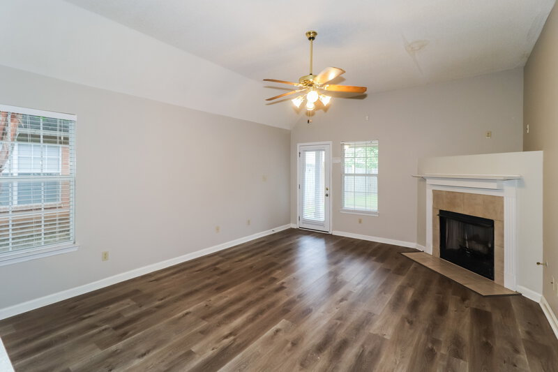1,850/Mo, 5892 Alexandria Ln Southaven, MS 38671 Living Room View