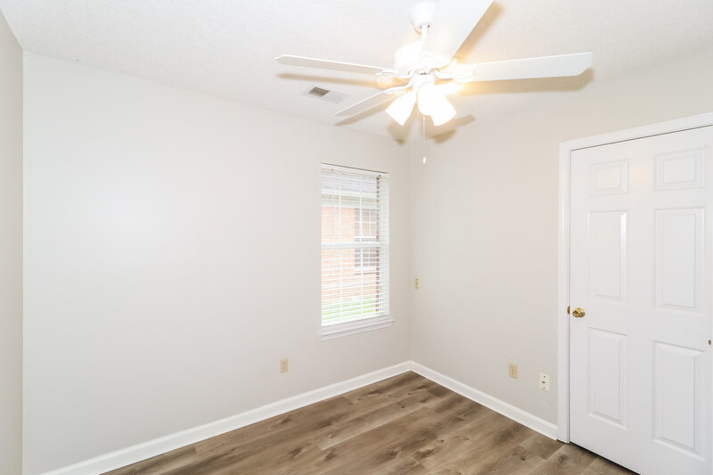 1,850/Mo, 5892 Alexandria Ln Southaven, MS 38671 Bedroom View 2