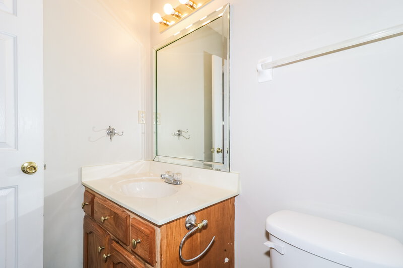 1,850/Mo, 5892 Alexandria Ln Southaven, MS 38671 Bathroom View