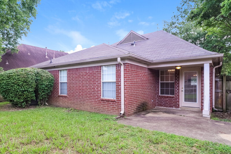 1,850/Mo, 5892 Alexandria Ln Southaven, MS 38671 Rear View