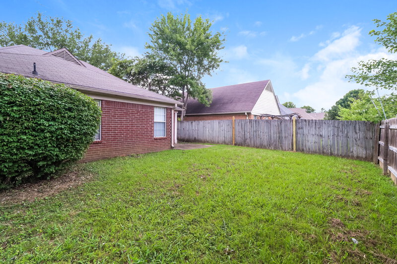 1,850/Mo, 5892 Alexandria Ln Southaven, MS 38671 Rear View 2