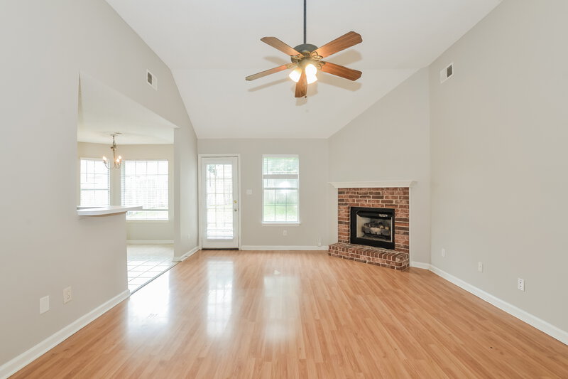 1,775/Mo, 6967 Naples Dr Cordova, TN 38018 Living Room View