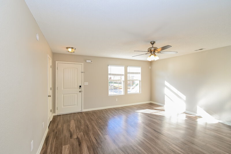 1,745/Mo, 10048 Chariden Dr Cordova, TN 38016 Living Room View