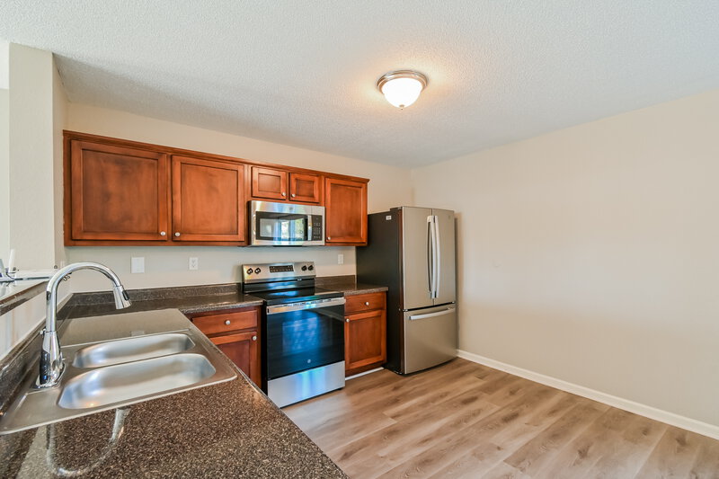 1,745/Mo, 10048 Chariden Dr Cordova, TN 38016 Kitchen View 2