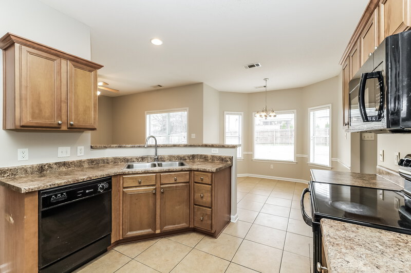 2,360/Mo, 10221 Carly Dr Lakeland, TN 38002 Kitchen View