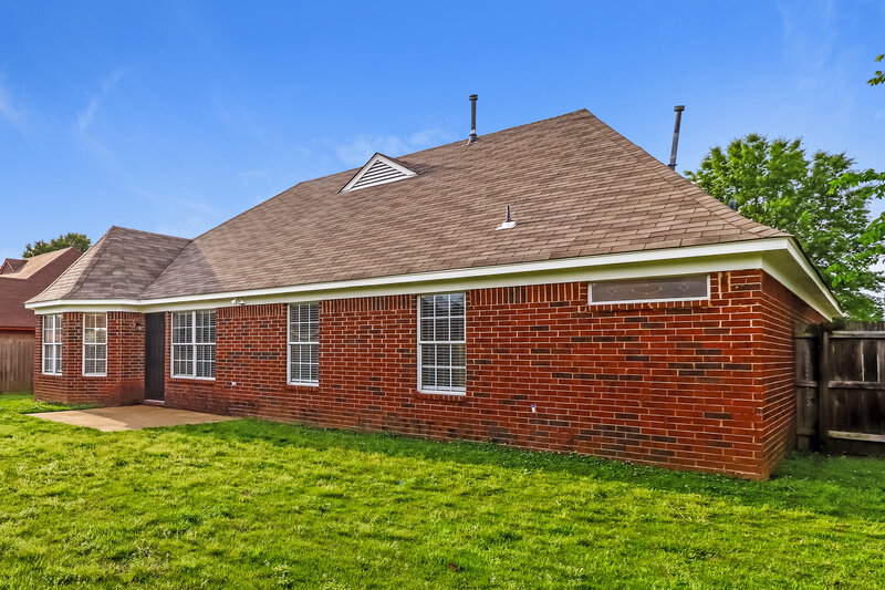 1,815/Mo, 4237 Ravenwood Park W Horn Lake, MS 38637 Rear View 2