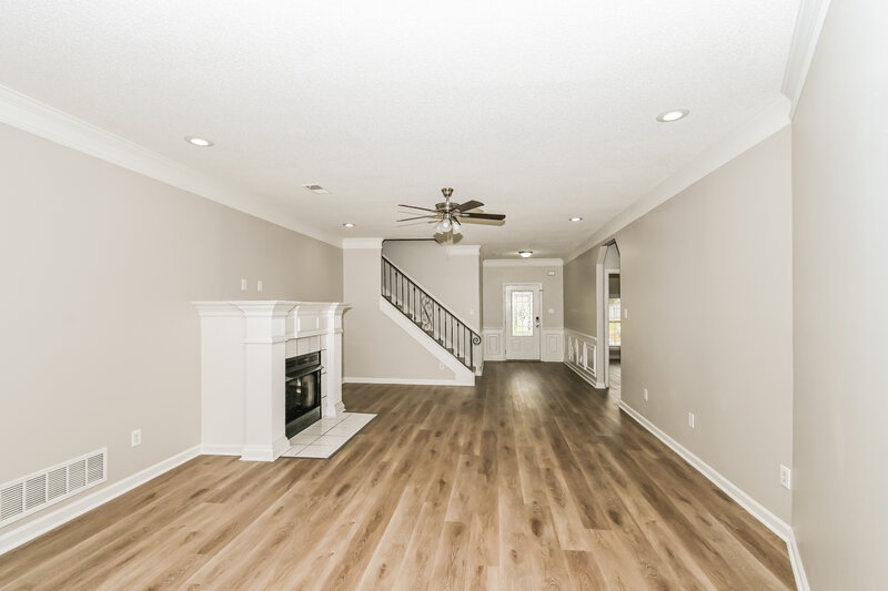 2,195/Mo, 7170 Arcastle Loop W Southaven, MS 38671 Living Room View 2