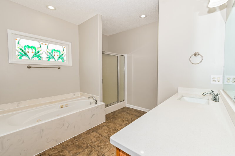 2,195/Mo, 7170 Arcastle Loop W Southaven, MS 38671 Main Bathroom View