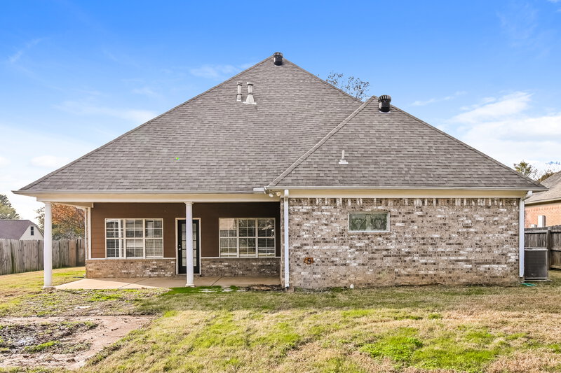 2,195/Mo, 7170 Arcastle Loop W Southaven, MS 38671 Rear View