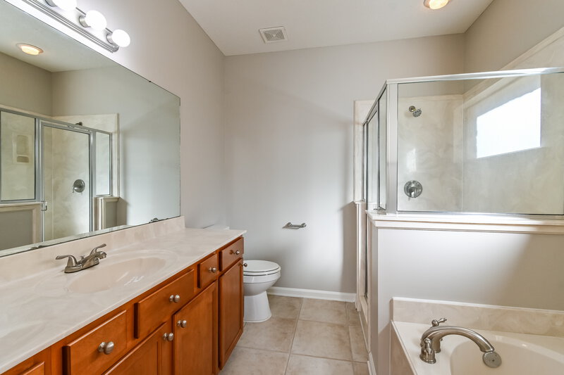1,695/Mo, 10186 Sorrento Pl Cordova, TN 38018 Main Bathroom View