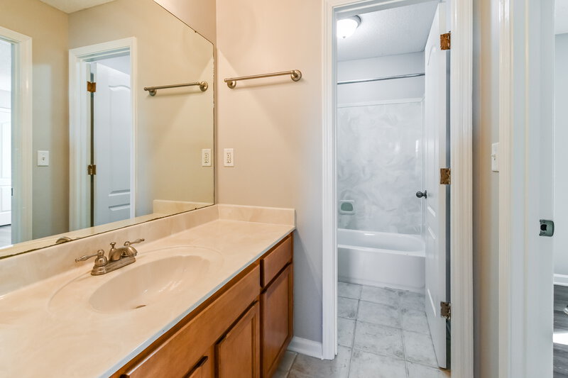 1,695/Mo, 10186 Sorrento Pl Cordova, TN 38018 Bathroom View
