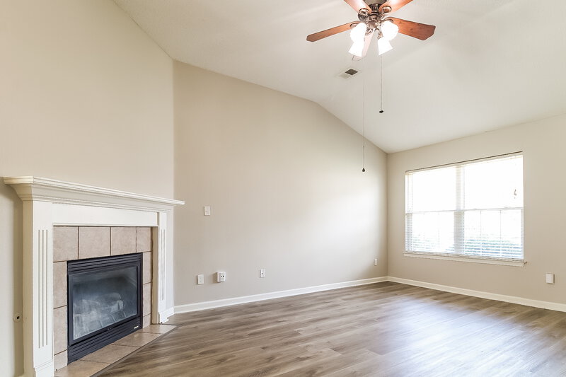 2,630/Mo, 70 Oakland Woods Cv Oakland, TN 38060 Living Room View